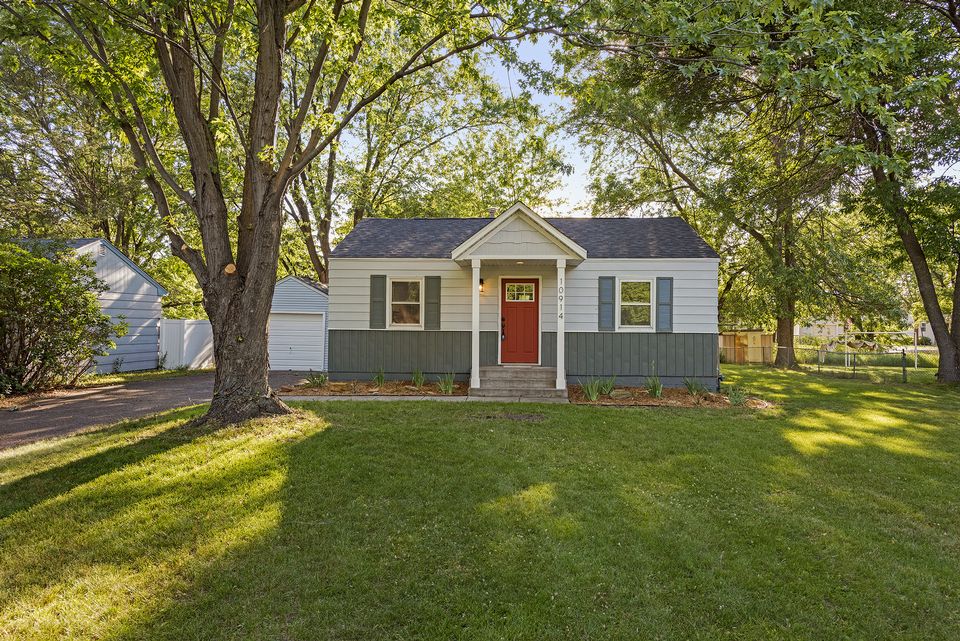 Blaine home after renovation — photo 2
