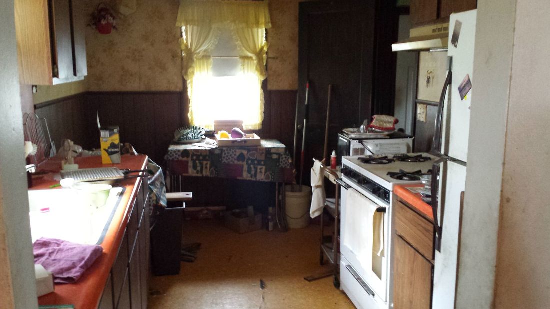 Blaine home before renovation — photo 4