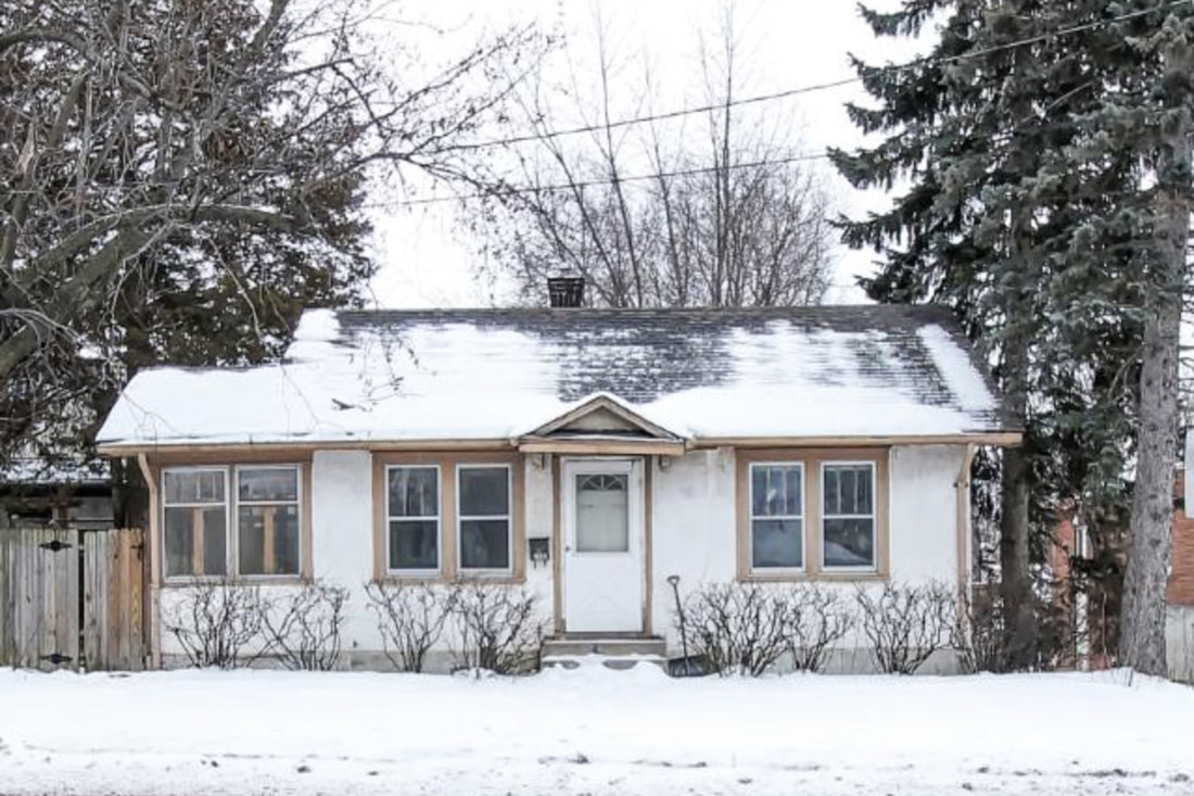 Edina home before renovation — photo 3